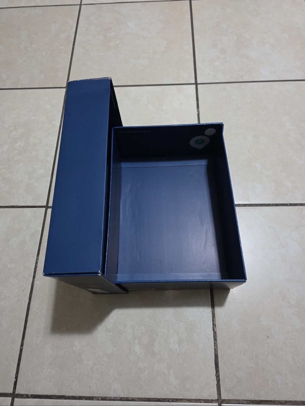 Empty Shoe Box - Picture 7 of 7
